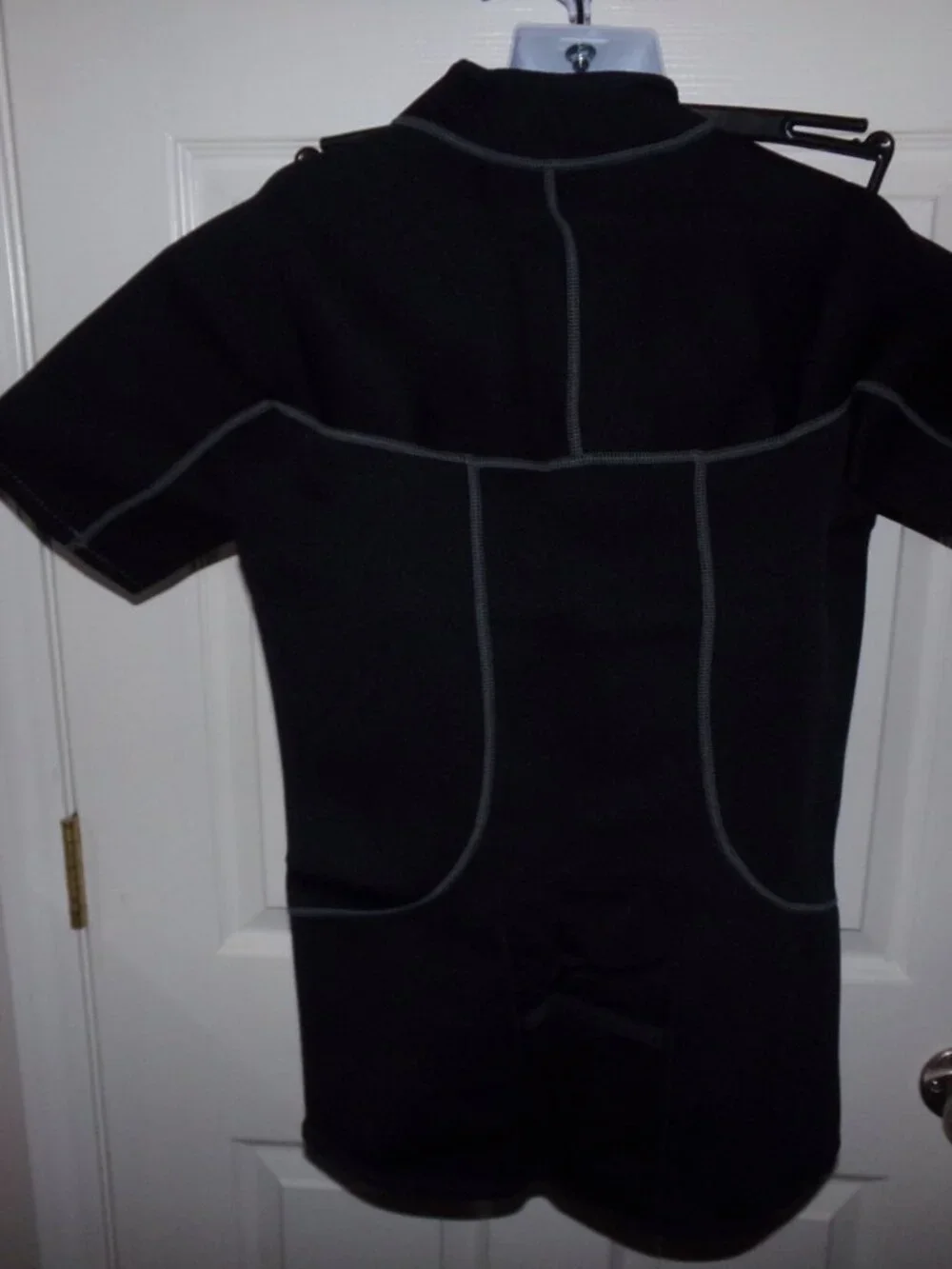 Hevto Men Wetsuit Tops short sleeve Vest 2mm Neoprene Med New Wet Suit for Water